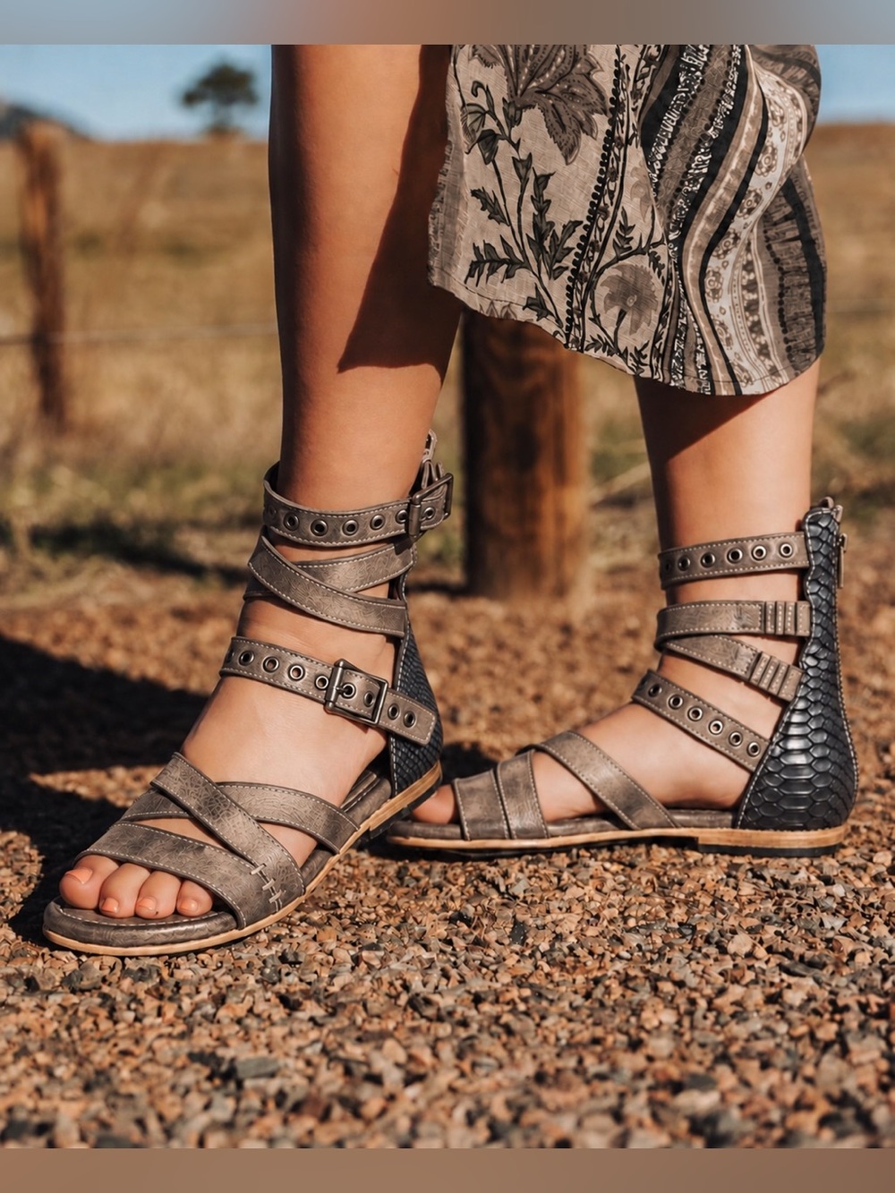 Freebird Sydney Black Multi Leather Sandals Size 9 New in Box